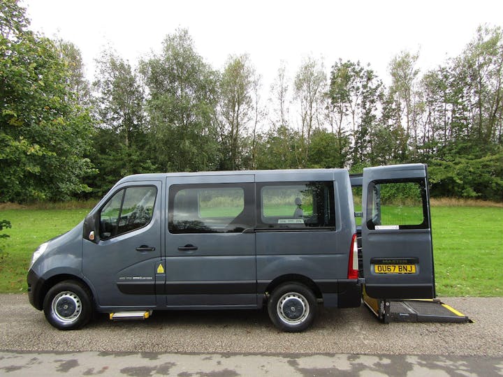 Blue Renault Master Sl28 Business DCi P/v Quickshift 2018