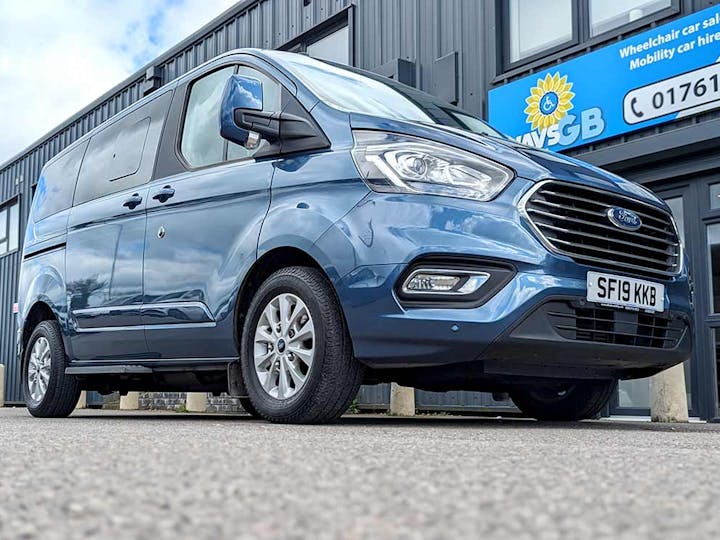 Blue Ford Tourneo Custom Independence Re 2019