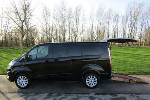 Black Ford Tourneo Custom Independence RS 2019