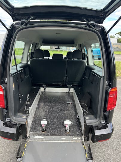 Black Volkswagen Caddy Maxi C20 Life TDi 2018