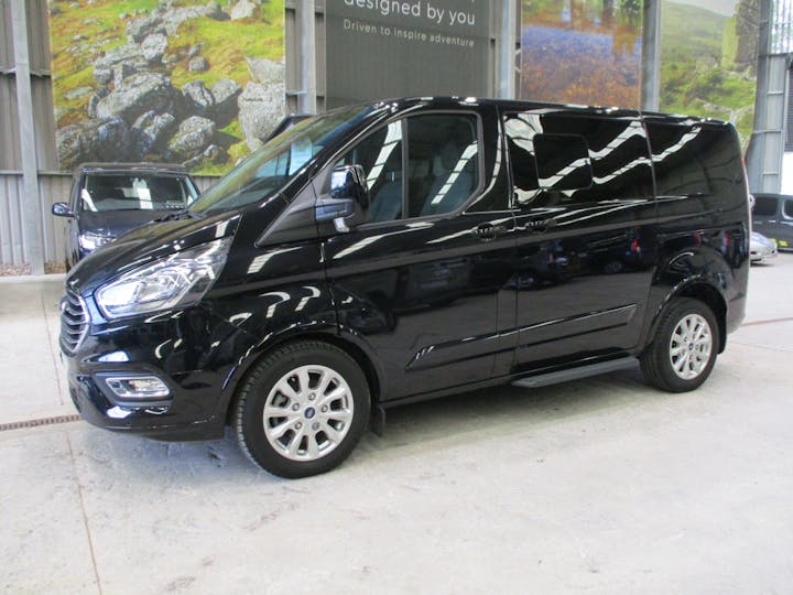Black Ford Tourneo Custom 320 Titanium Ecoblue 2021