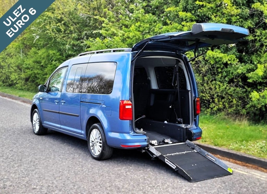 Blue Volkswagen Caddy Maxi C20 Life TDi 2020