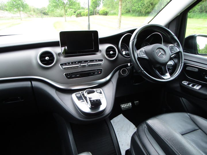 Black Mercedes-Benz V Class V220 Bluetec SE 2015
