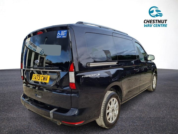 Black Ford Tourneo Connect Titanium Ecoblue 2023