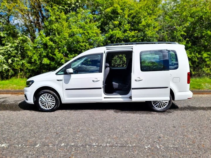 White Volkswagen Caddy Maxi C20 Life TDi 2019