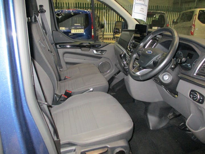 Blue Ford Tourneo Custom 320 Titanium Ecoblue 2020