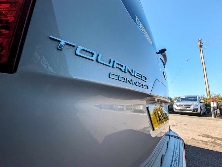 Silver Ford Grand Tourneo Connect Titanium 2015