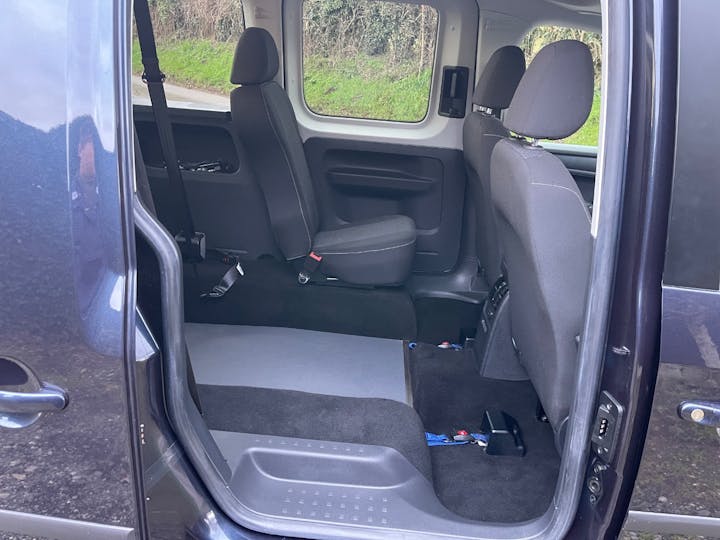Blue Volkswagen Caddy C20 Life TDi 2019