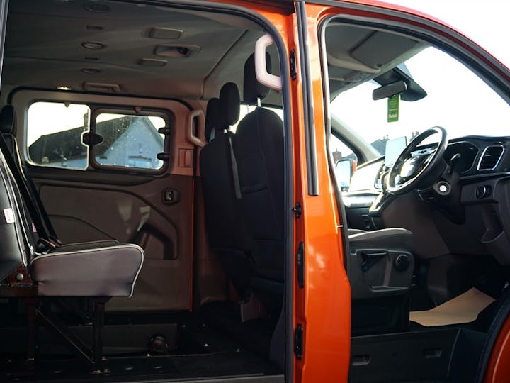 Orange Ford Tourneo Custom 320 Titanium L2 2019
