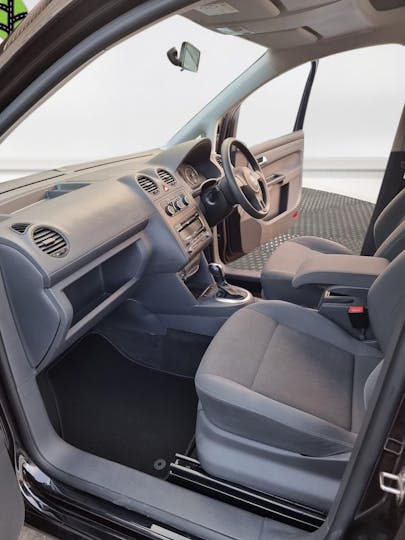 Black Volkswagen Caddy Maxi C20 Life TDi 2015