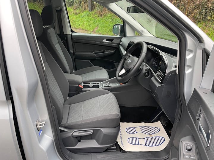 Silver Ford Tourneo Connect Titanium Ecoblue 2023