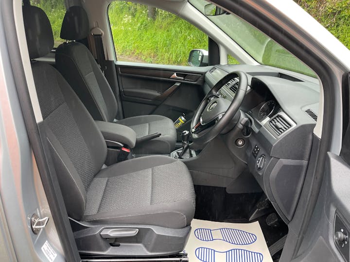 Silver Volkswagen Caddy Maxi C20 Life TDi 2018