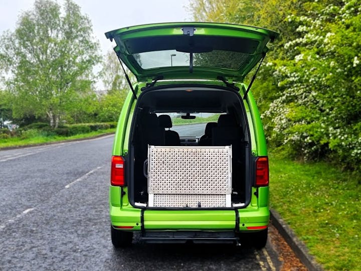 Green Volkswagen Caddy Maxi C20 Life TDi 2018