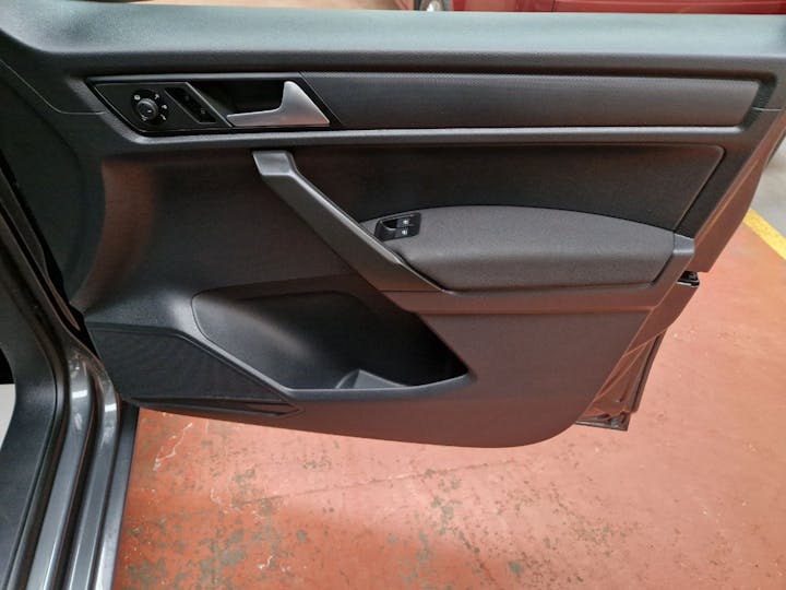 Grey Volkswagen Caddy C20 Life TDi 2017