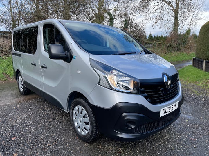 Silver Renault Trafic Sl27 Business Dci 2019