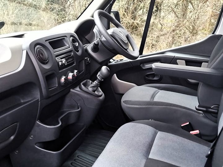 Silver Renault Master Sl30 DCi Combi 2014