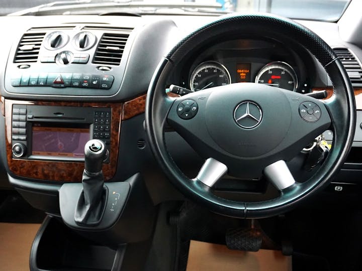 Silver Mercedes-Benz Viano Ambiente CDi Long Blueefficency 2014