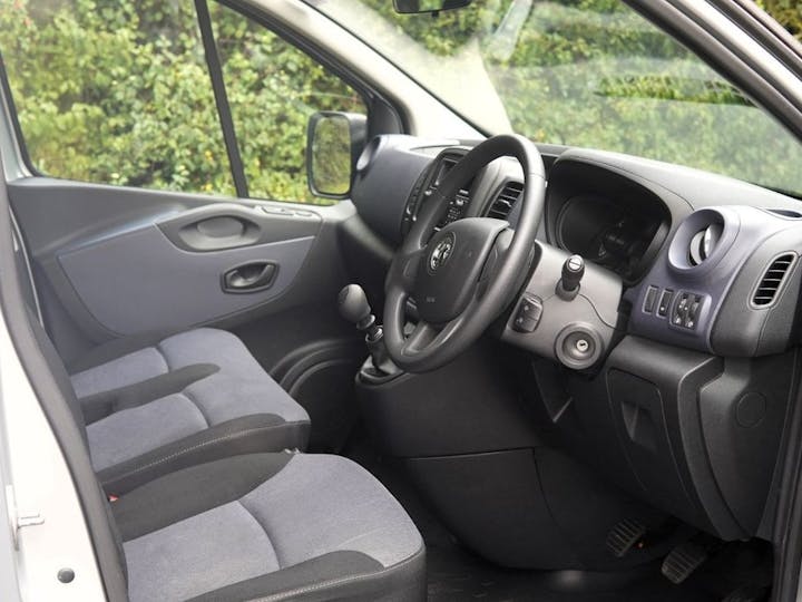 Silver Vauxhall Vivaro L1h1 2900 Combi CDTi Ecoflex S/S 2017