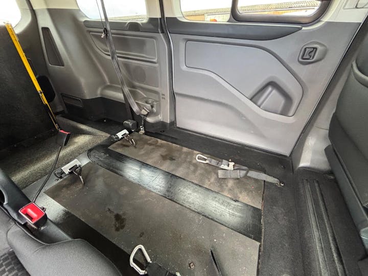 Silver Ford Tourneo Custom 320 Zetec L1 2019