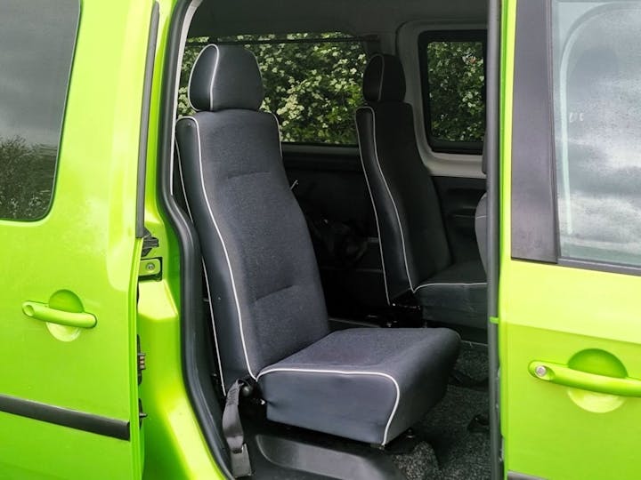 Green Volkswagen Caddy Maxi C20 Life TDi 2018