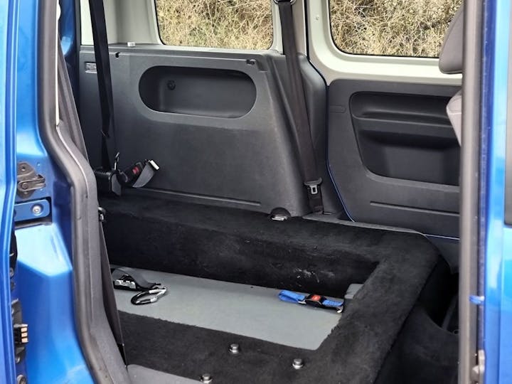 Blue Volkswagen Caddy C20 Life TDi 2015