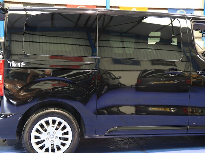 Black Peugeot Traveller Bluehdi S/S Active 2020