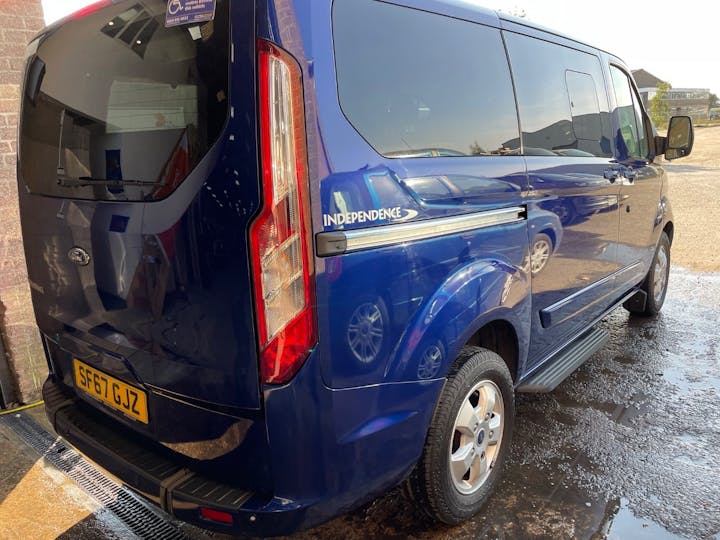 Blue Ford Tourneo Custom Independence RS 2017
