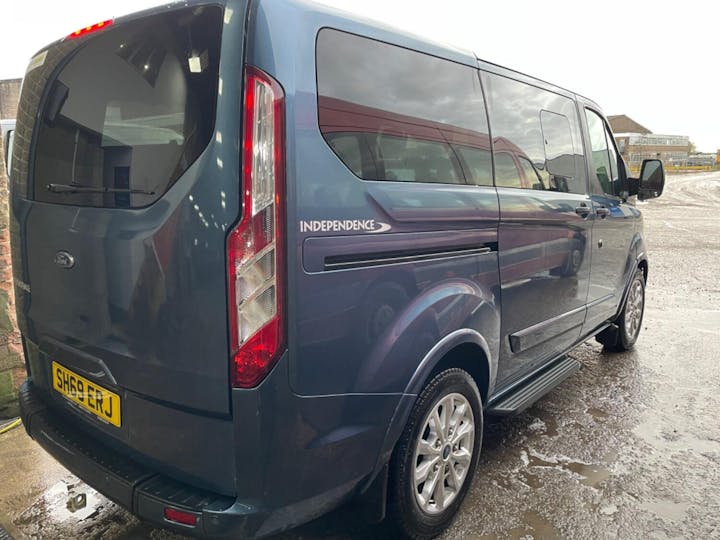 Blue Ford Tourneo Custom Independence RS 2020