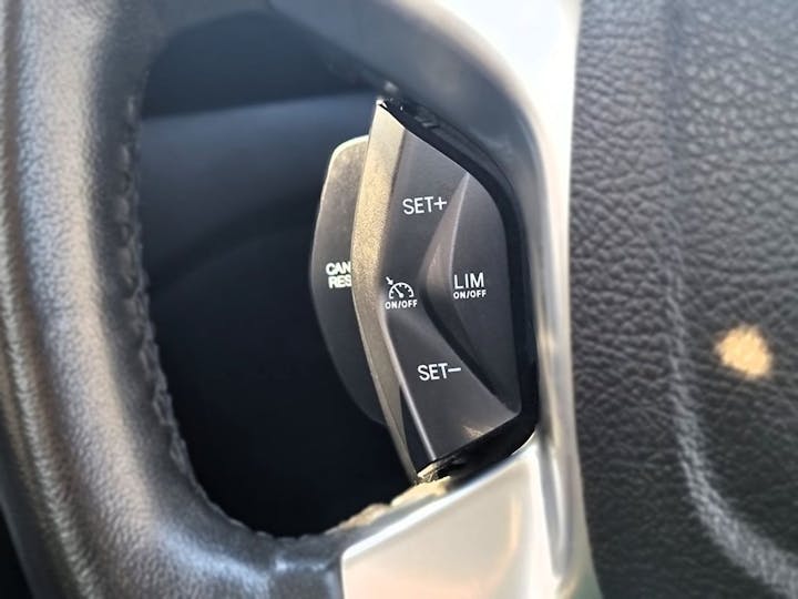 Silver Ford Grand Tourneo Connect Titanium TDCi 2018