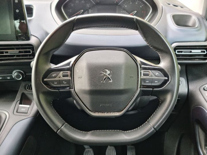 Grey Peugeot Rifter Horizon RS 2019
