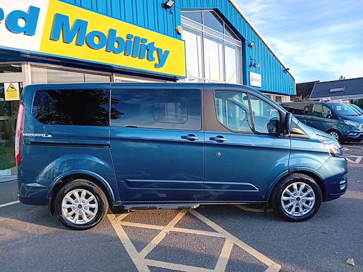 Blue Ford Tourneo Custom Independence RS 2019