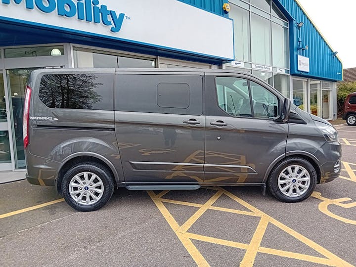 Grey Ford Tourneo Custom Independence RS 2018