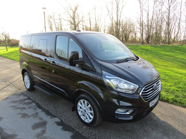 Black Ford Tourneo Custom Independence RS 2019