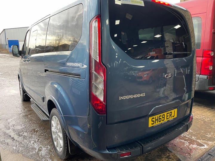 Blue Ford Tourneo Custom Independence RS 2020