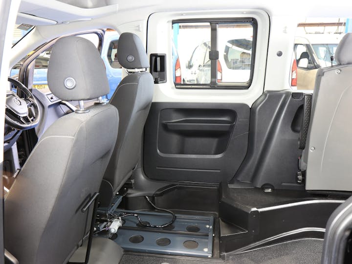 Black Volkswagen Caddy C20 Life TDi 2017