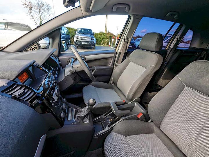 Brown Vauxhall Zafira Exclusiv 2015