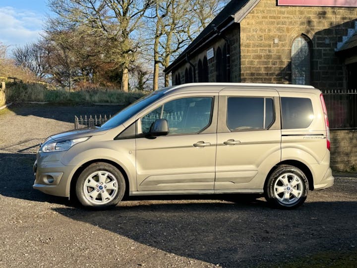 Silver Ford Tourneo Connect Freedom RS 2017