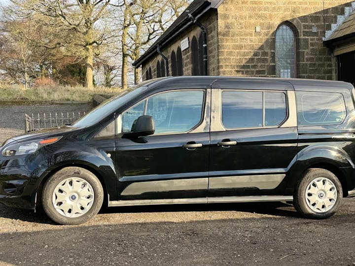 Black Ford Tourneo Connect Freedom Grand RS 2017