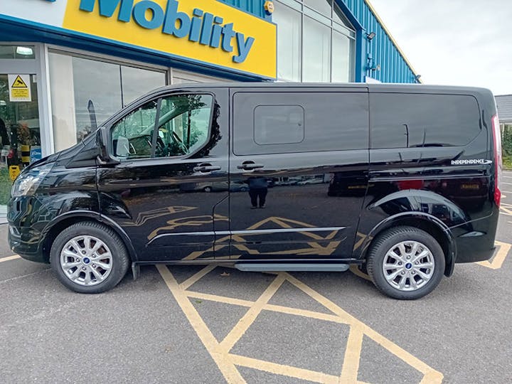 Black Ford Tourneo Custom Independence RS 2018