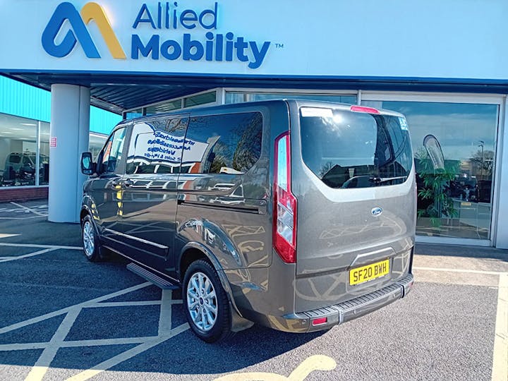 Grey Ford Tourneo Custom Independence Re 2020