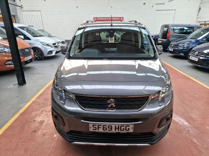 Grey Peugeot Rifter Horizon Re 2019