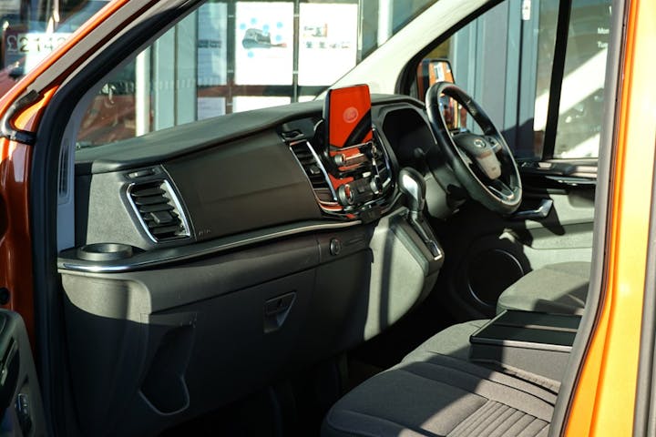 Orange Ford Tourneo Custom 320 Titanium L2 2019