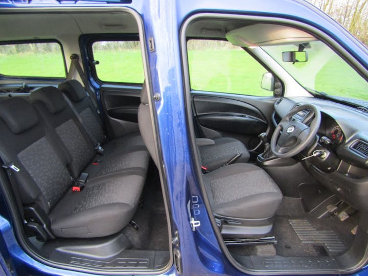 Blue Vauxhall Combo L2h1 2300 Colorado CDTi 2018