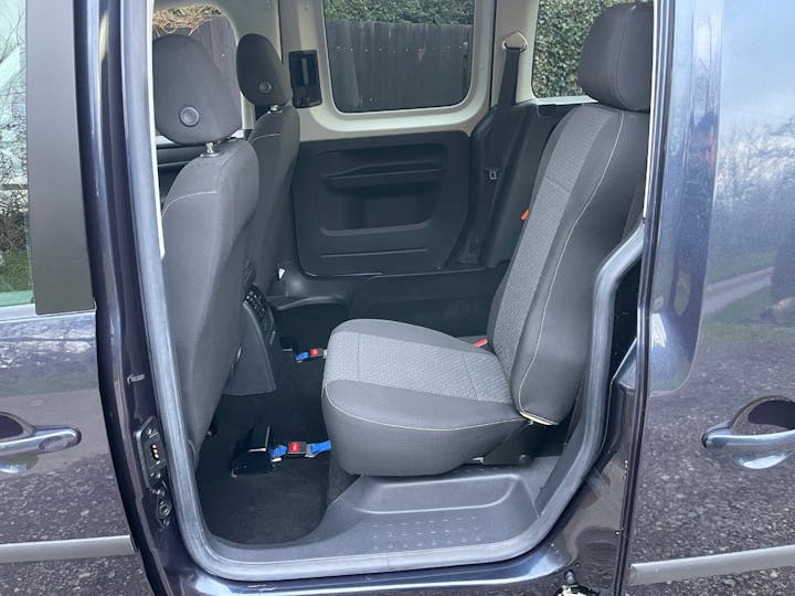 Blue Volkswagen Caddy C20 Life TDi 2019