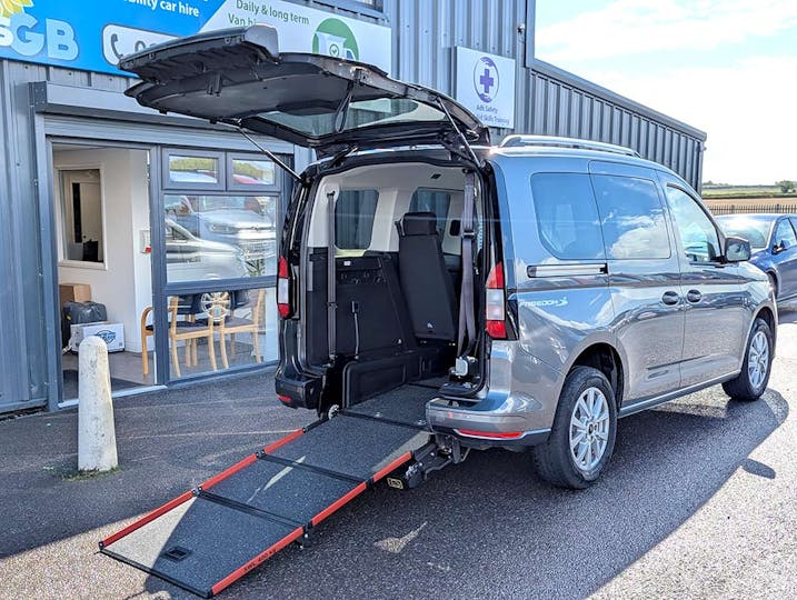 Grey Ford Tourneo Connect Titanium Ecoboost 2023