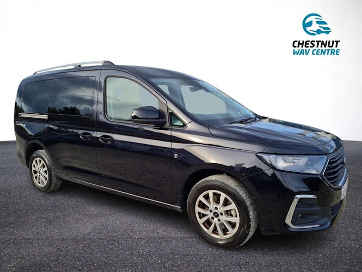 Black Ford Tourneo Connect Titanium Ecoblue 2023