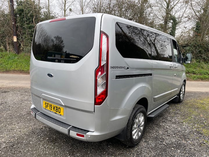 Silver Ford Tourneo Custom Independence Re 2019