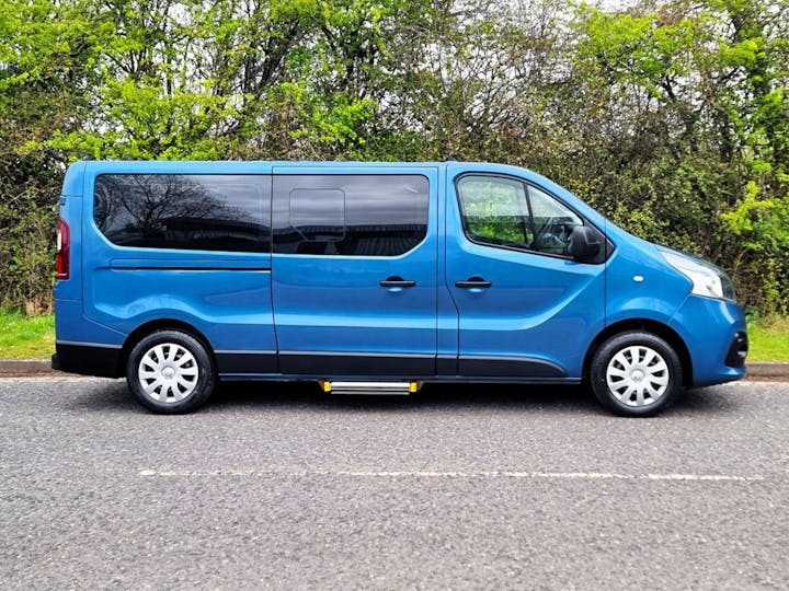 Blue Renault Trafic Ll29 Business Plus Dci 2018