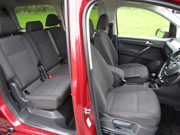 Red Volkswagen Caddy Maxi C20 Life TDi 2019