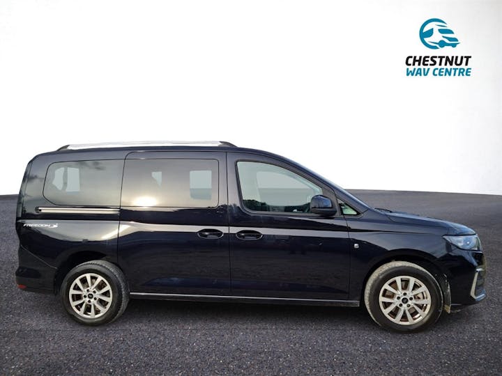 Black Ford Tourneo Connect Titanium Ecoblue 2023